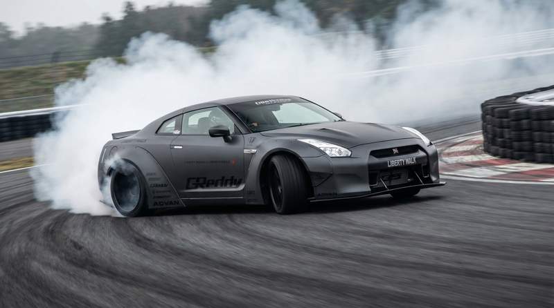 成人视频GTR漂移视频